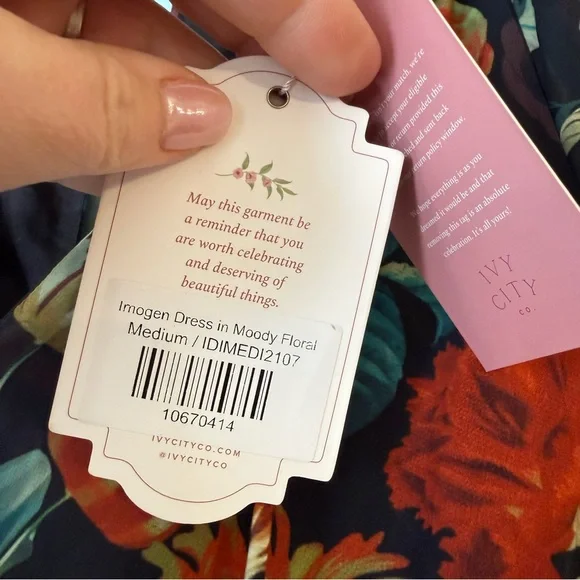 NWT Ivy City Co Imogen Vibrant Floral Long Sleeve Dress size medium Moody Floral - Picture 8 of 15